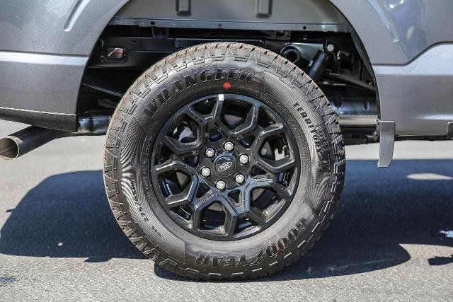 New 2026 Carbonized Gray Metallic Ford XLT image 37