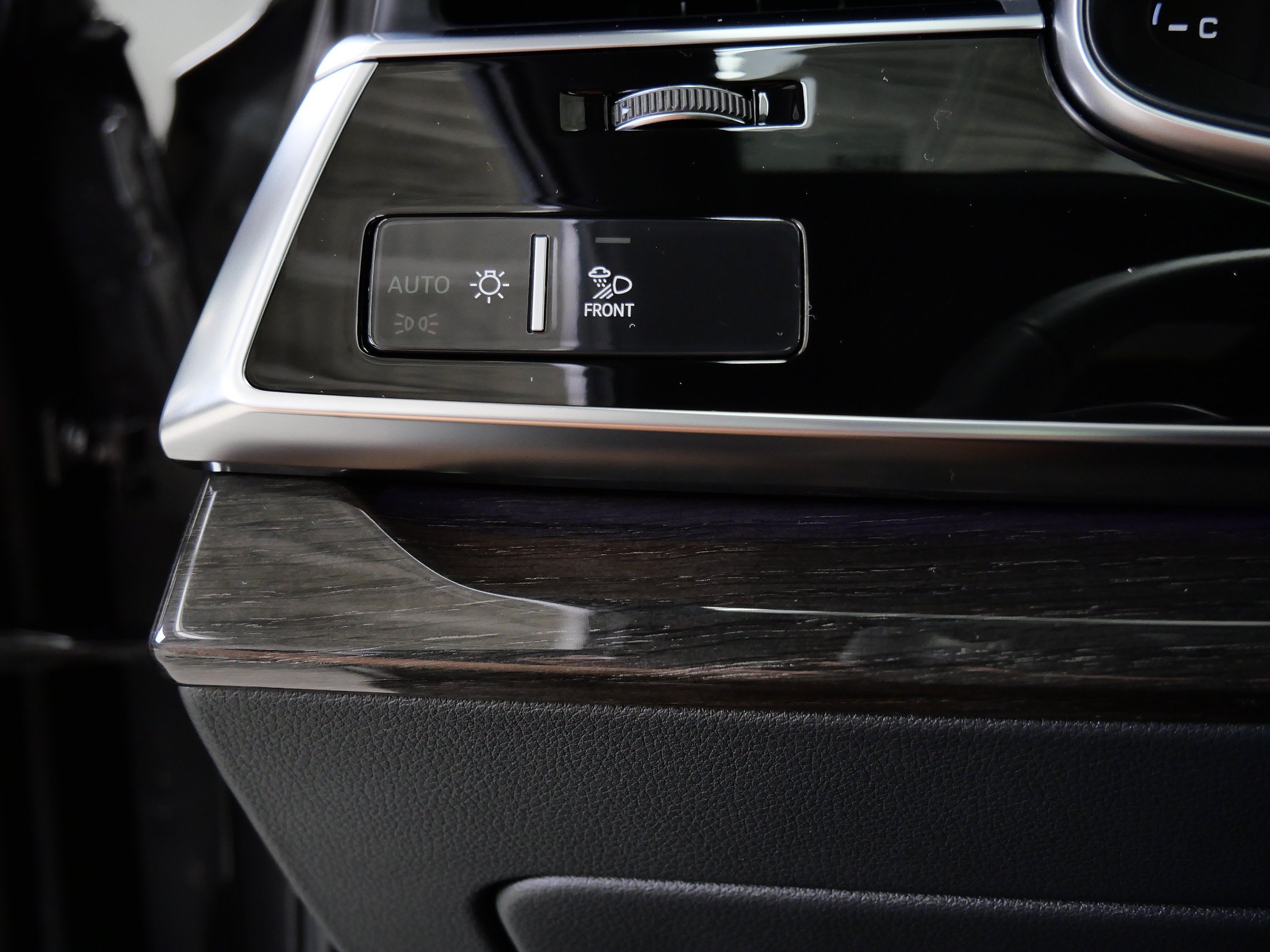 Used 2025 Samurai Gray Metallic Audi Premium Plus image 26