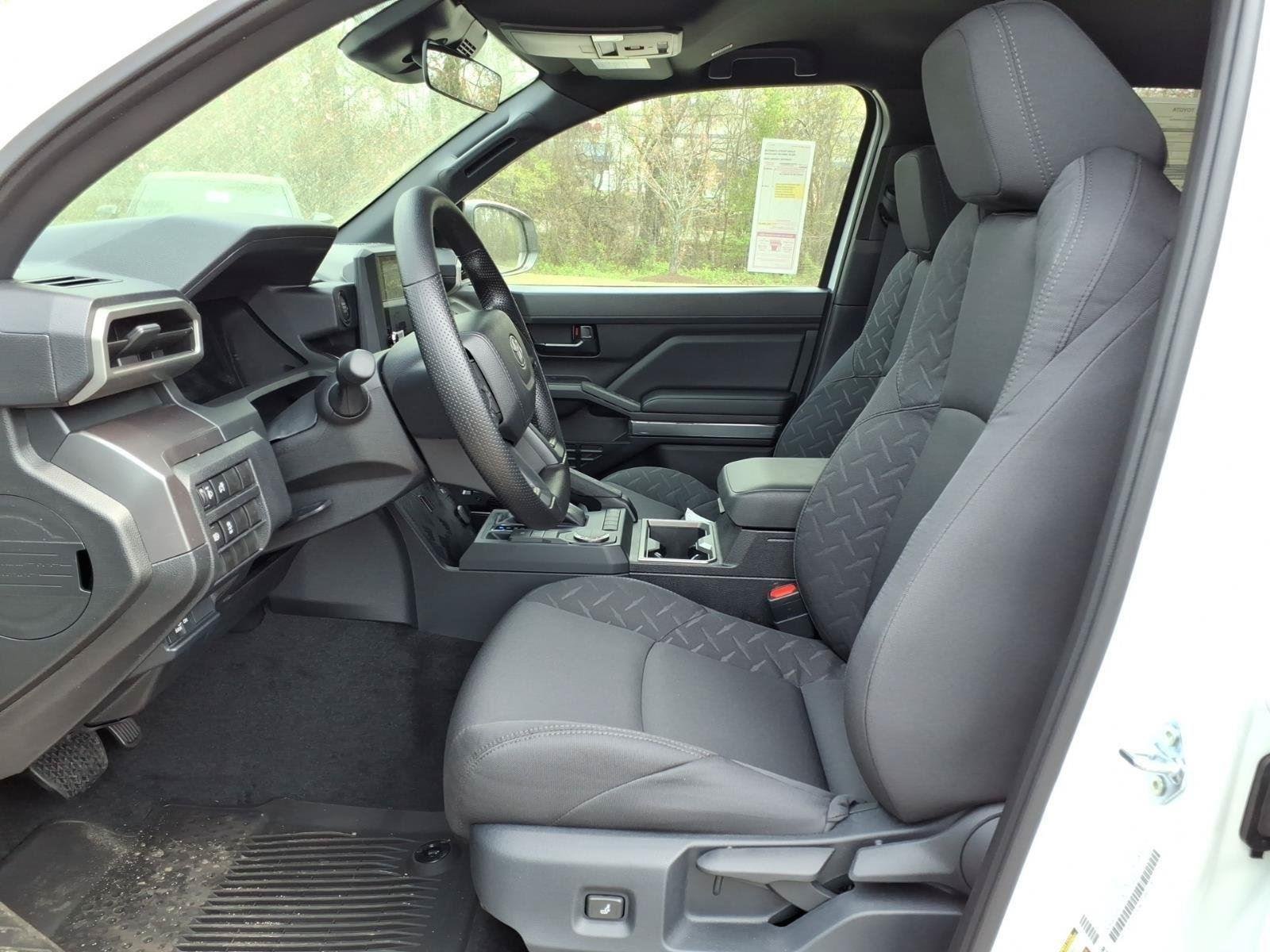 2026 Toyota Tacoma SR5 - Photo 16