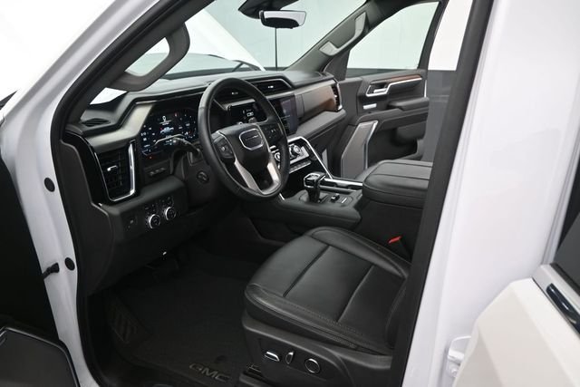 Used 2024 White Frost Tricoat GMC Denali image 6