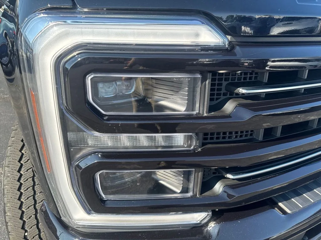 Used 2025 Black Metallic Ford Platinum image 57