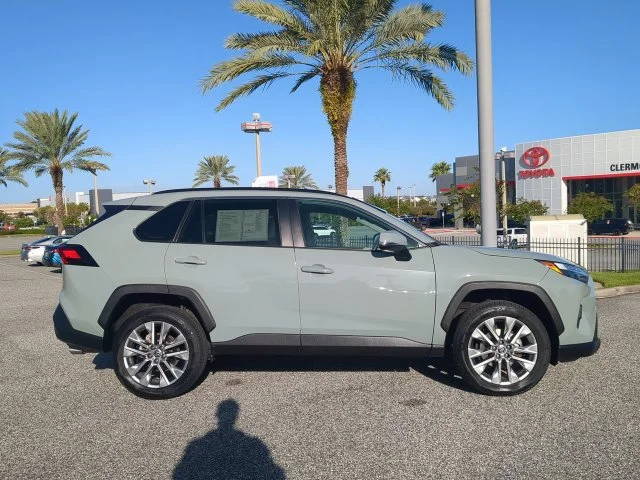 Certified Used 2023  Toyota XLE Premium image 3