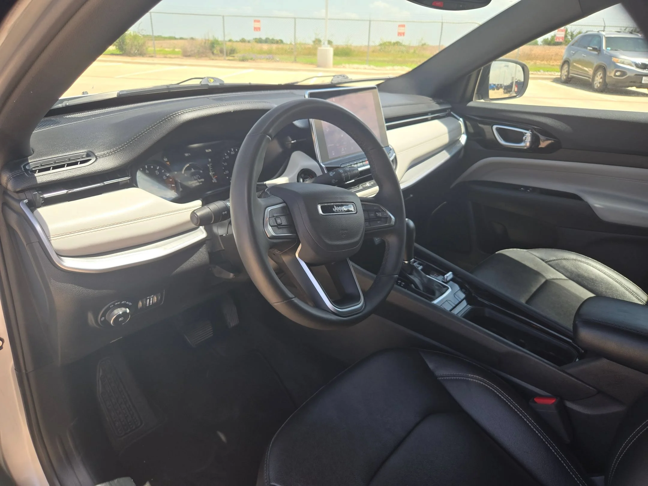 Used 2025 Silver Jeep Limited image 11