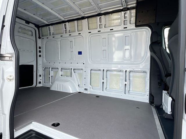 Used 2025 White Mercedes-Benz Cargo 144 WB image 17