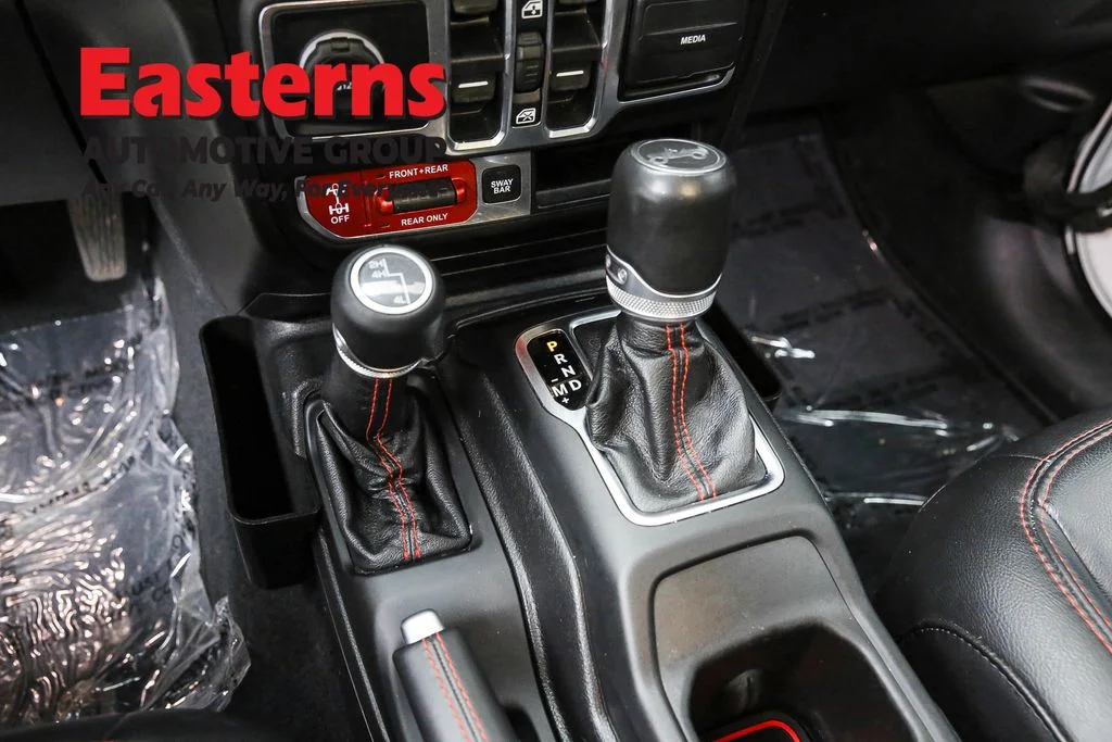 Used 2020 White Jeep Unlimited Rubicon image 13