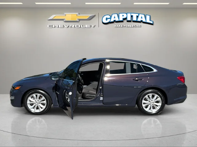 Used 2025 Black Chevrolet LT image 9