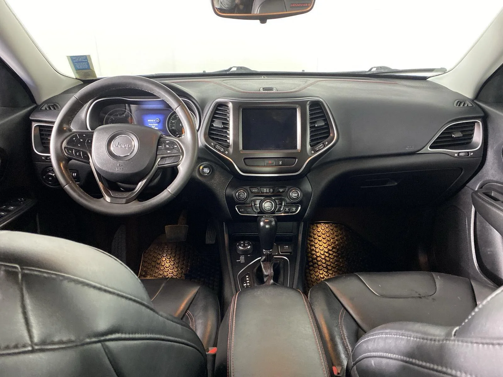 Used 2022 Hydro Blue Pearlcoat Jeep Trailhawk image 11