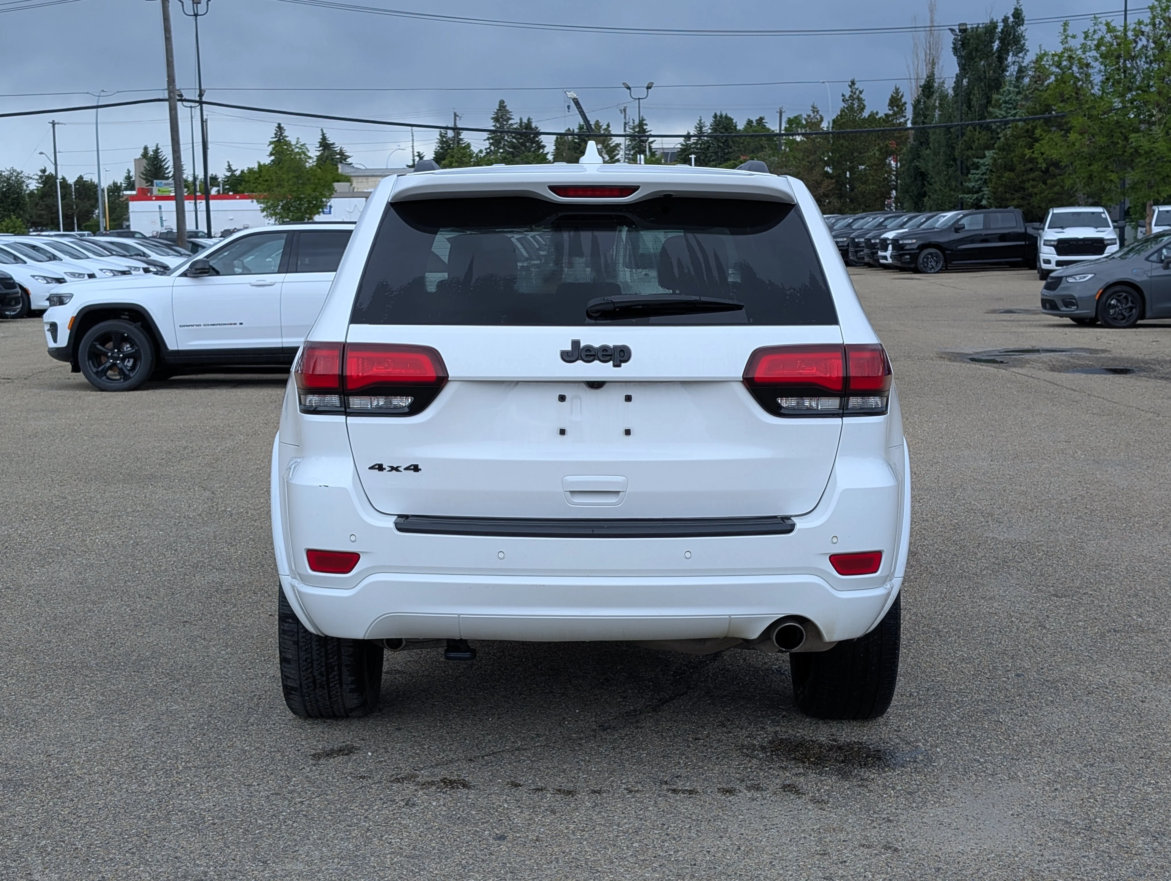 Used 2021 Bright White Jeep Altitude image 5
