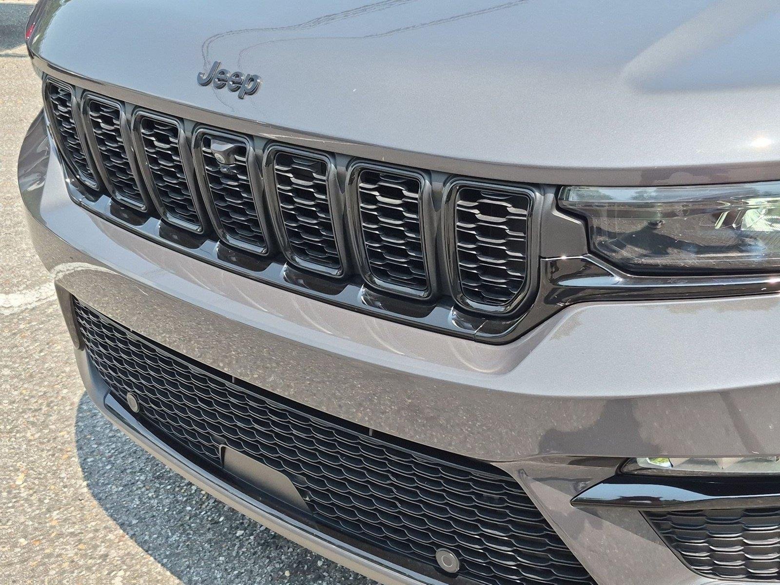Used 2025 Baltic Gray Metallic Clearcoat Jeep Limited image 14