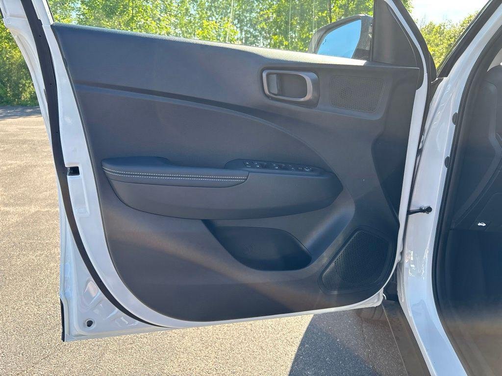 New 2026 White Hyundai SEL w/Two-Tone Roof image 17