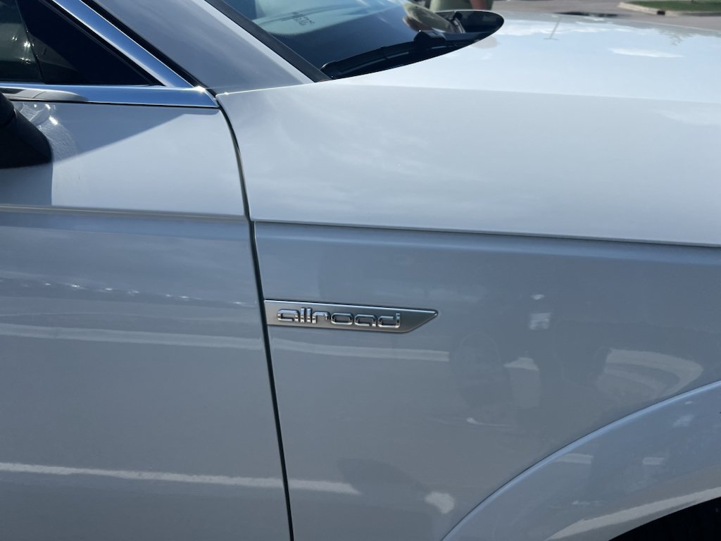 Used 2018 Glacier White Metallic Audi Premium Plus image 20