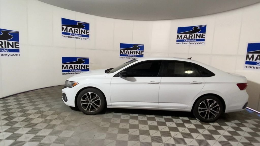 Used 2023 White Volkswagen 1.5T Sport image 7