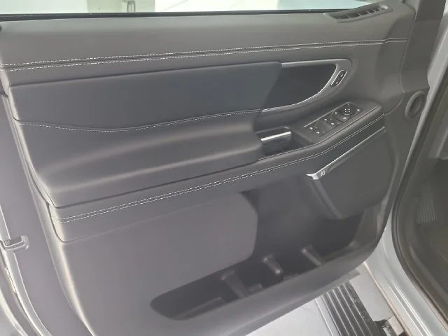New 2027 Gray Metallic Ford Platinum image 18