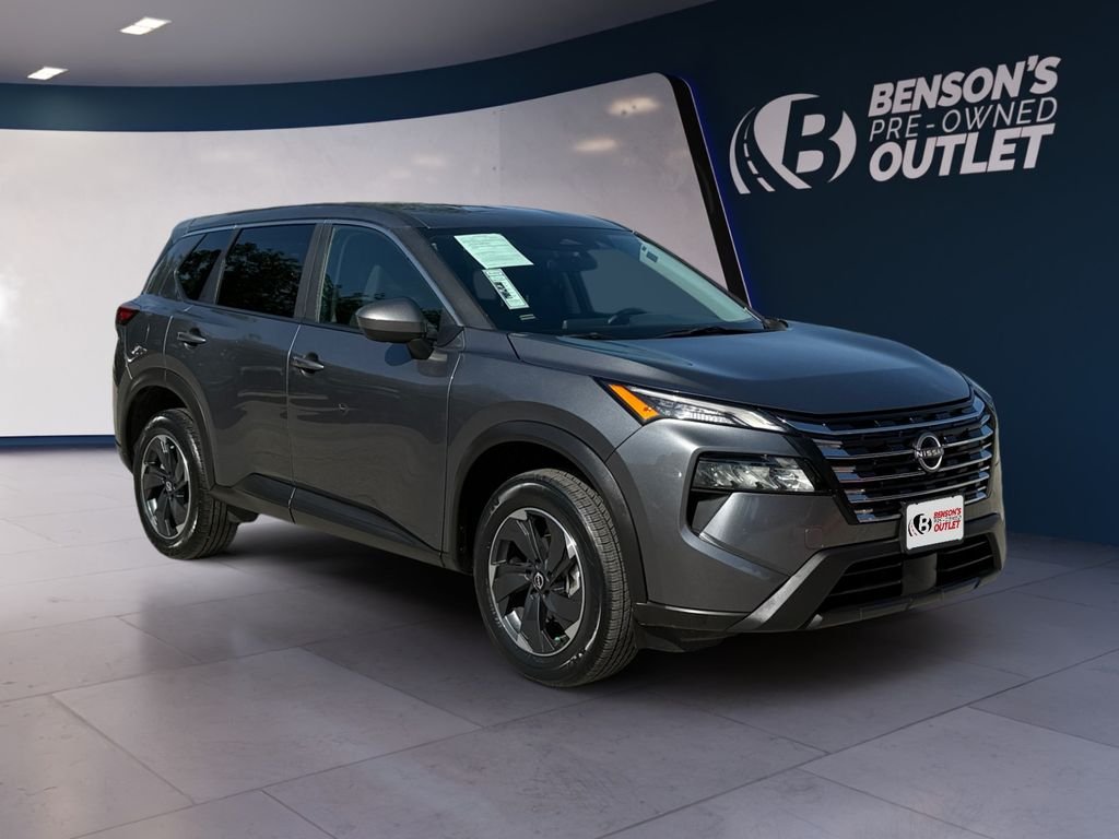 Used 2025 Gray Nissan SV image 7