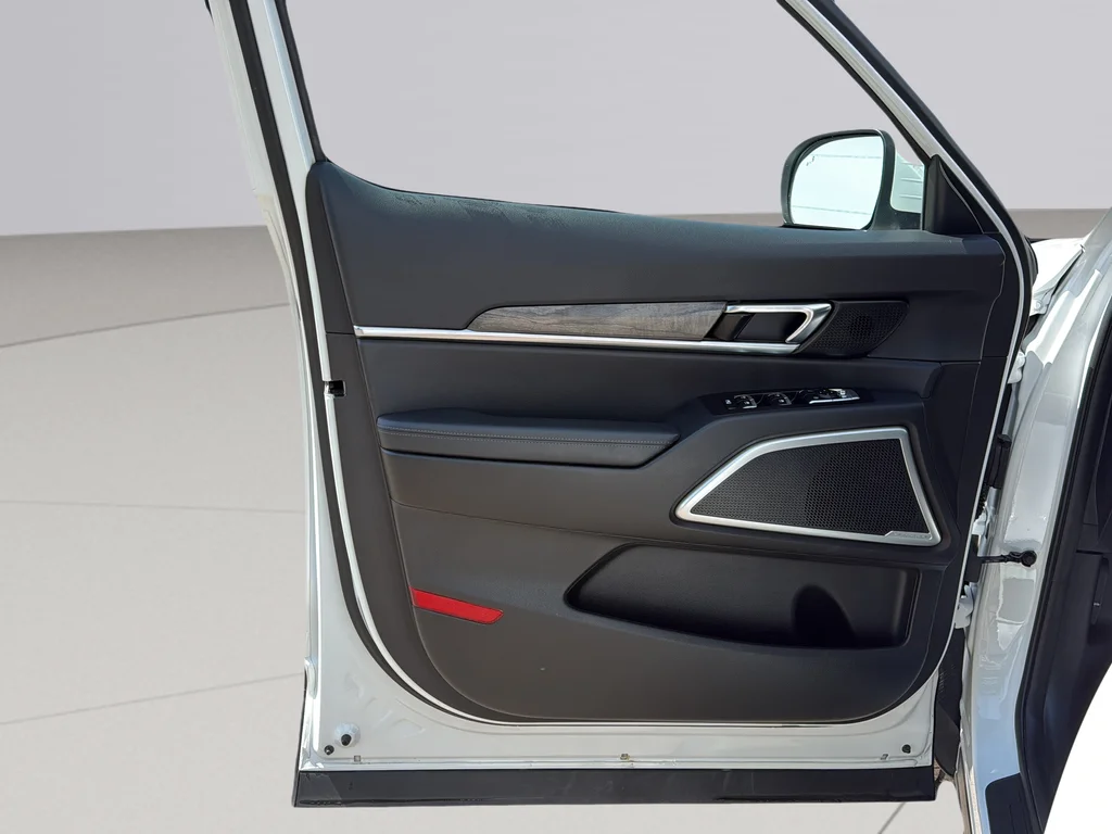 Used 2020 Snow White Pearl Kia EX image 25