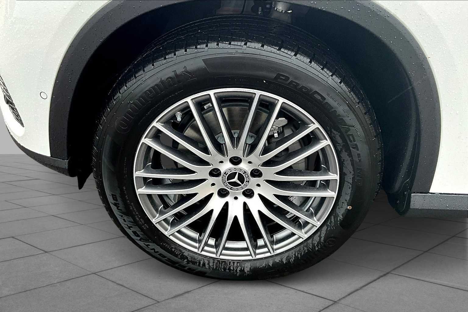 New 2026 Polar White Mercedes-Benz GLC 300 image 11