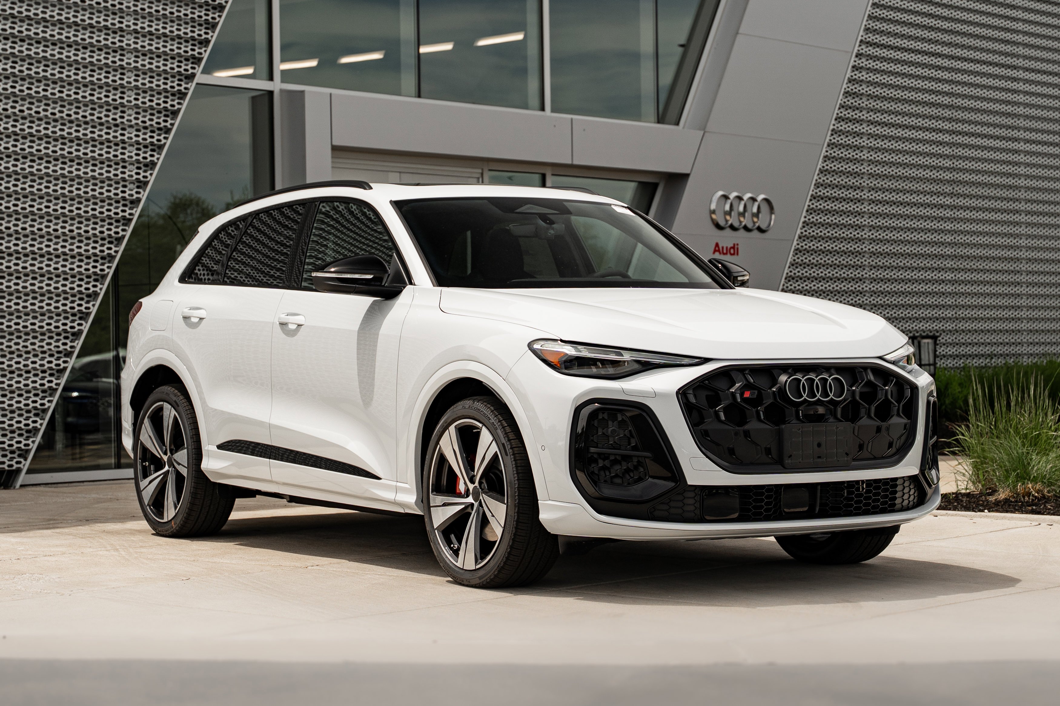 2026 Audi SQ5 Premium Plus quattro's photo