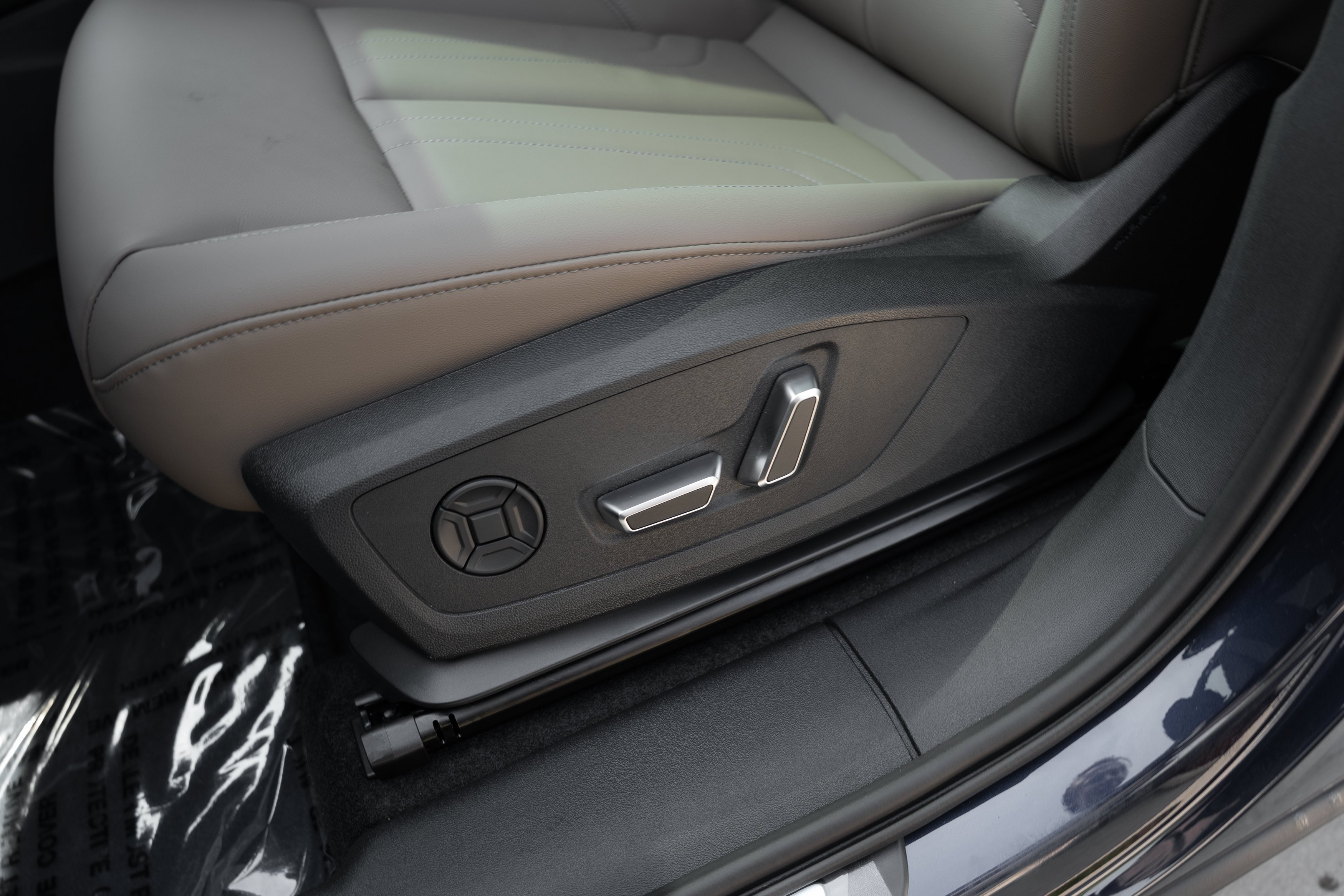 New 2026 Navarra Audi S line image 17
