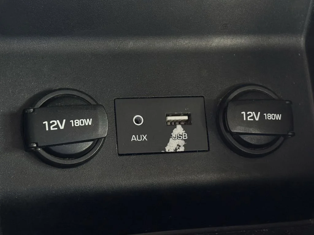 Used 2020 Red Hyundai SE image 32
