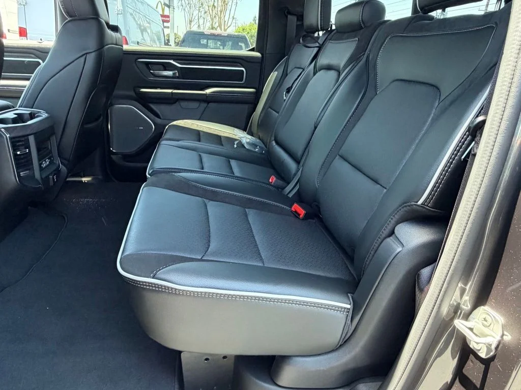 2025 RAM 1500 Laramie - Photo 31