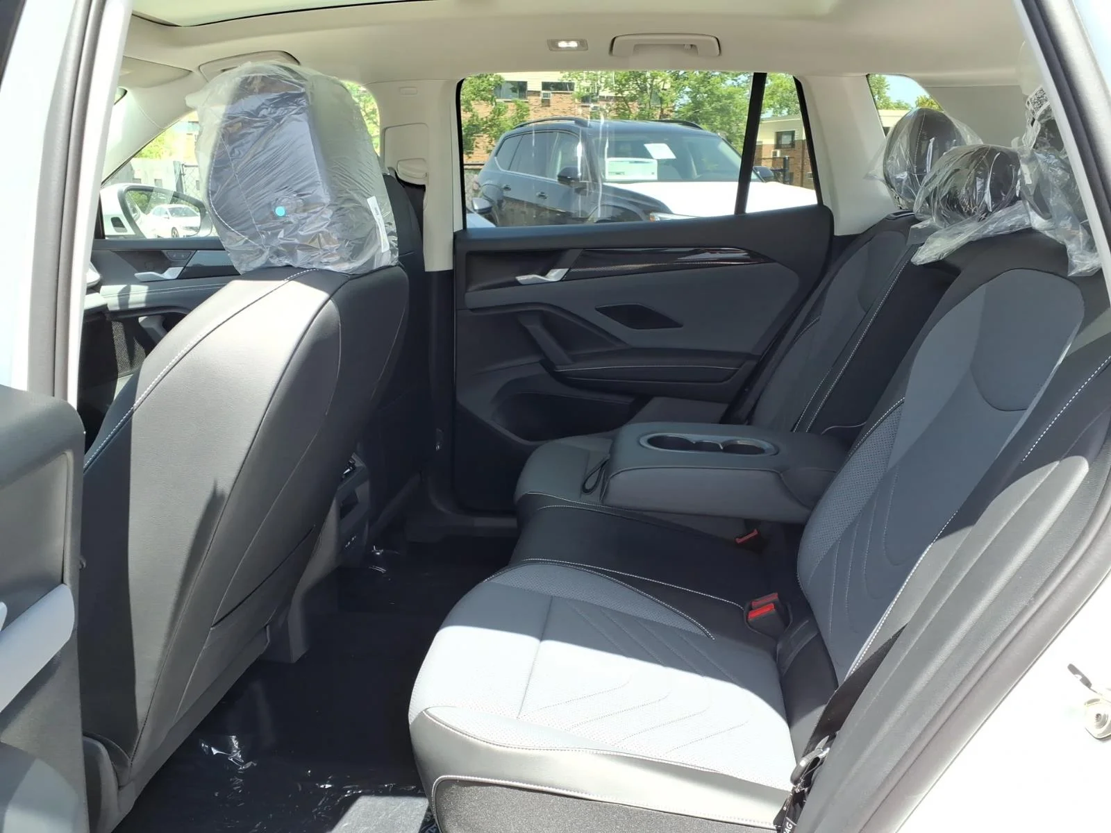 New 2026 Pure White Volkswagen SE 4MOTION image 21