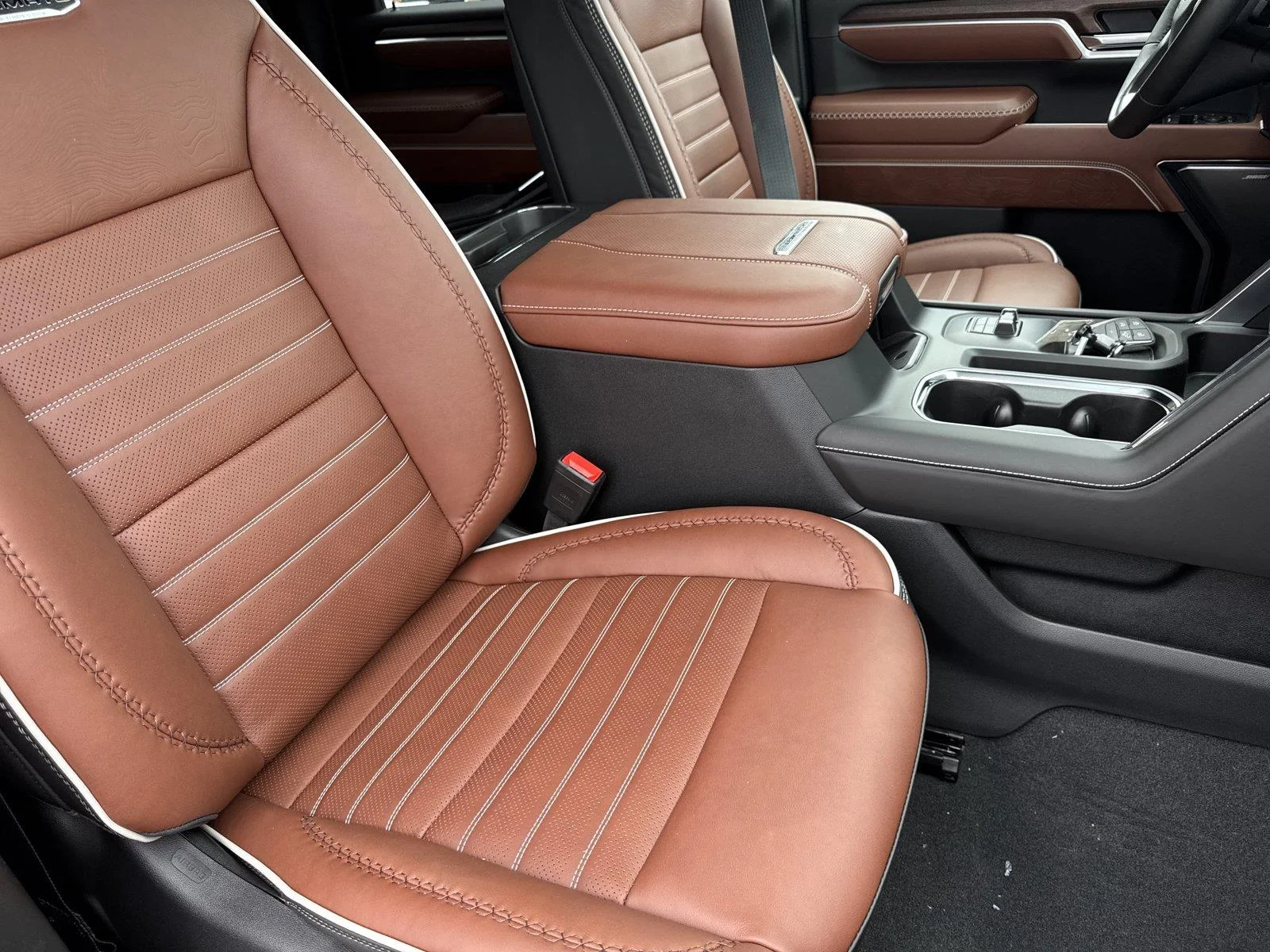 New 2026 Sterling Metallic GMC Denali Ultimate image 38