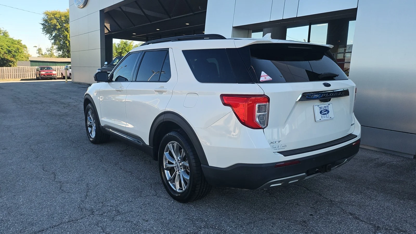 Used 2021 Star White Metallic Tri-Coat Ford XLT 4WD image 3