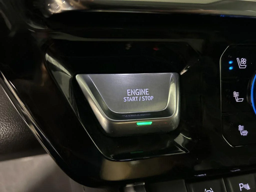 Used 2024 Sterling Metallic GMC Denali image 33