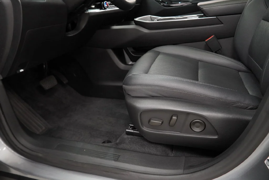 Used 2025 Sterling Gray Metallic Chevrolet LT image 34