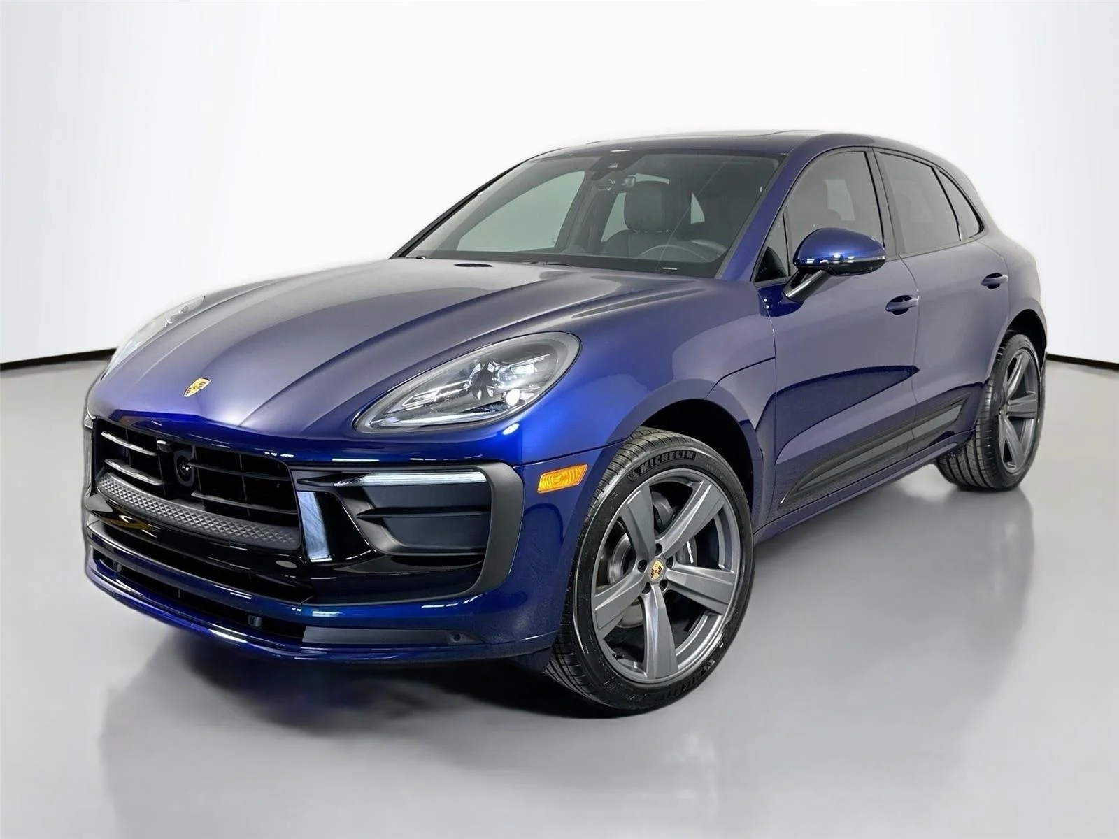 2026 Porsche Macan -'s photo