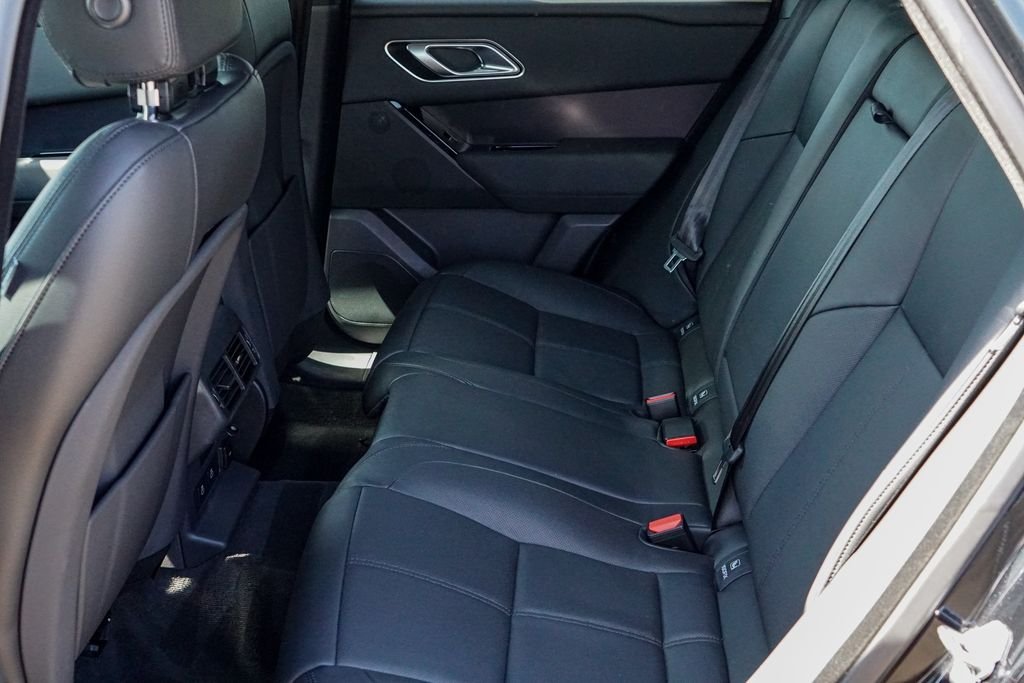 Used 2026 Black Land Rover Dynamic SE image 27