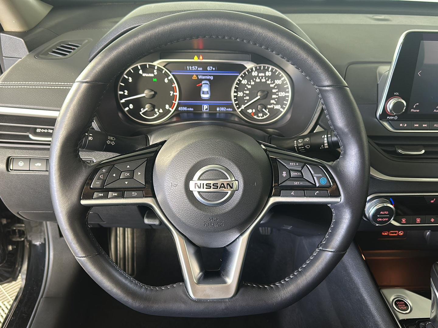 Used 2020 Super Black Nissan 2.5 SV image 11