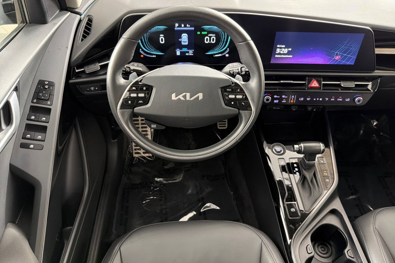Used 2023  Kia EX Touring image 13