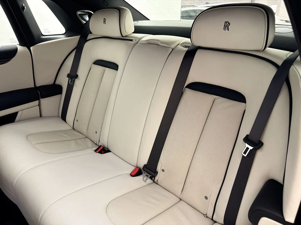 Used 2022 White Rolls-Royce  image 25