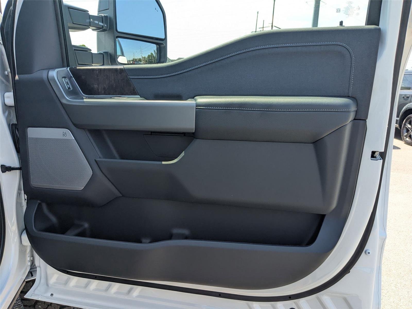 New 2026 Star White Metallic Tri-Coat Ford F-250® Lariat® image 31