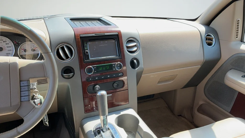 Used 2008 Black Ford Lariat image 8