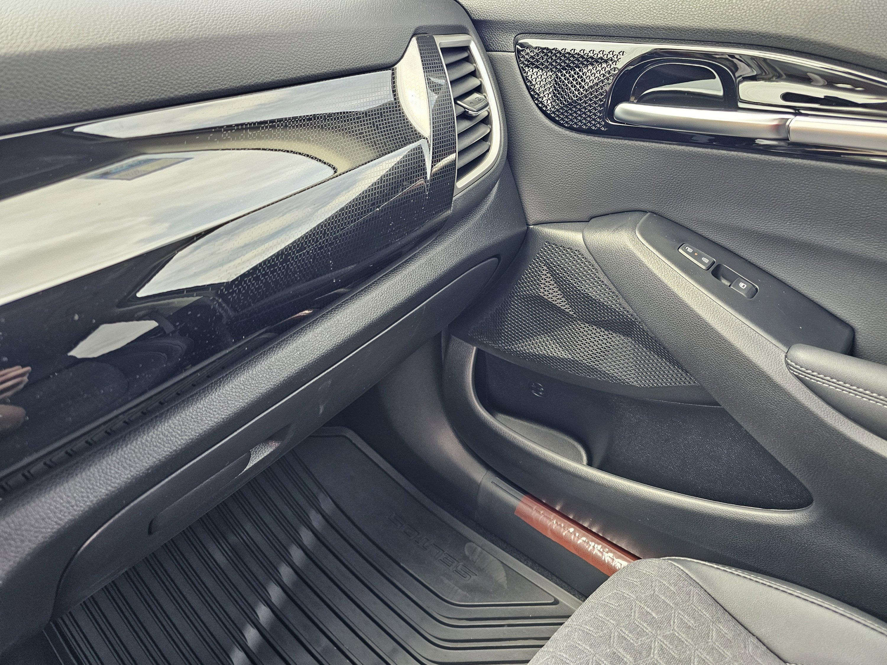 New 2026 Fusion Black Kia S image 26