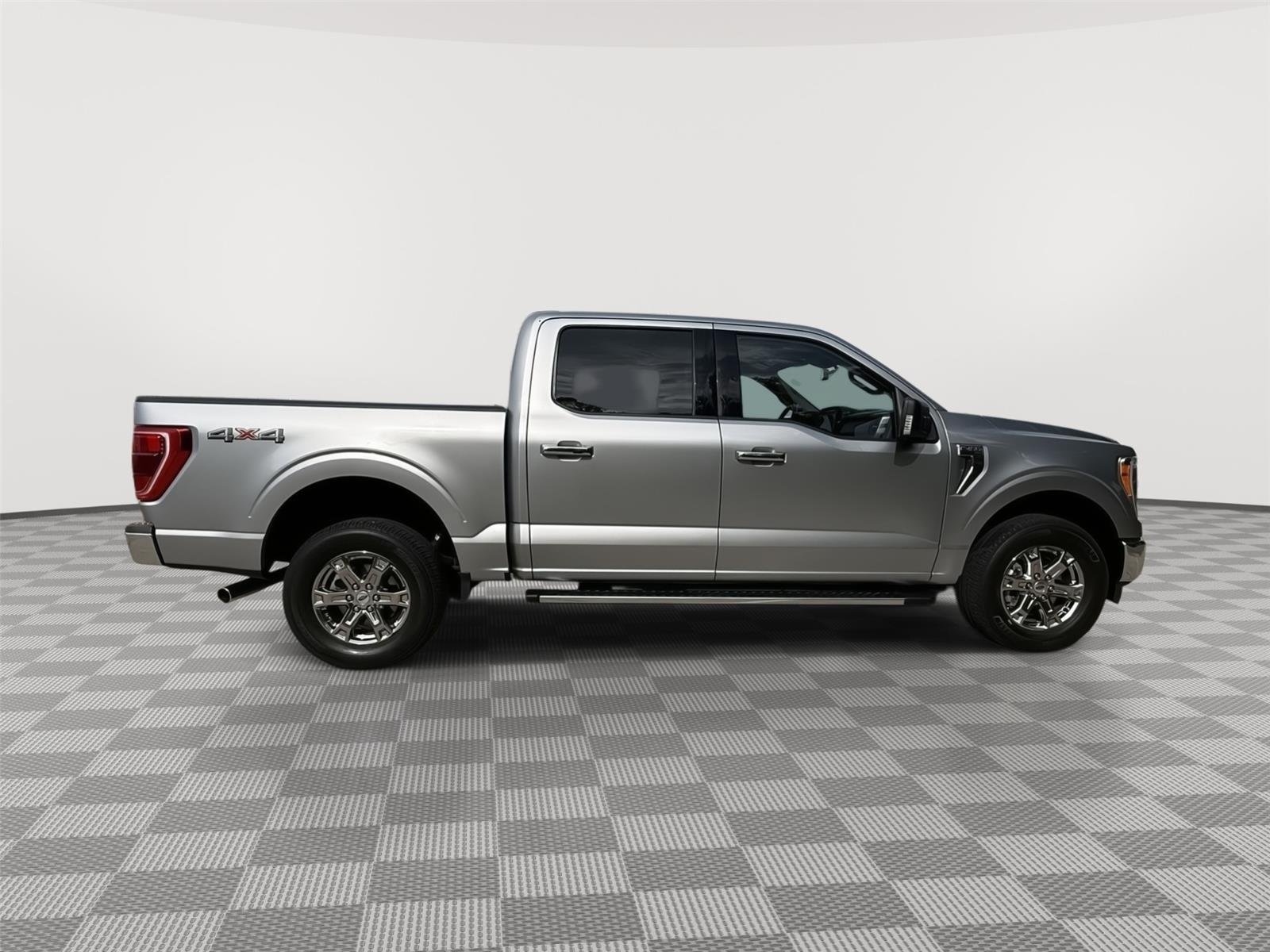 Certified Used 2021 Iconic Silver Ford XLT image 6