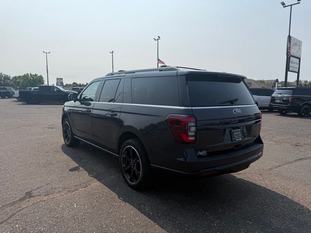 Used 2023  Ford Limited image 7