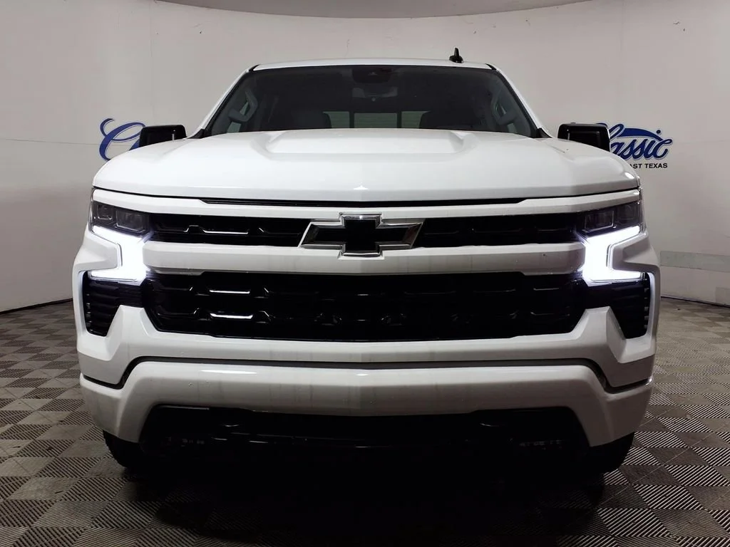 New 2026 Summit White Chevrolet RST image 3