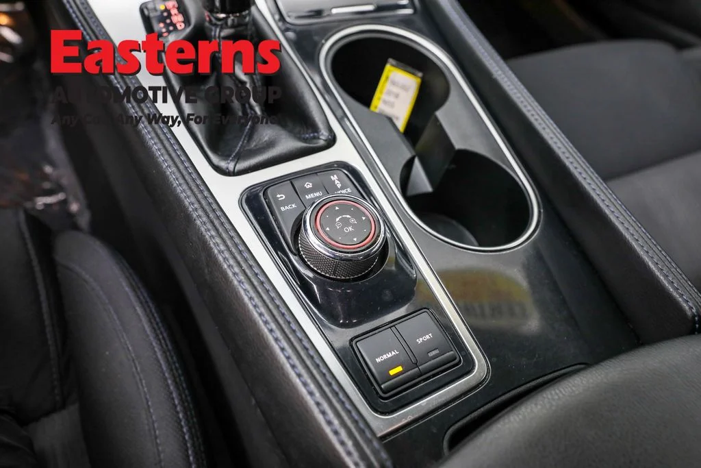 Used 2018 Silver Nissan 3.5 S image 21