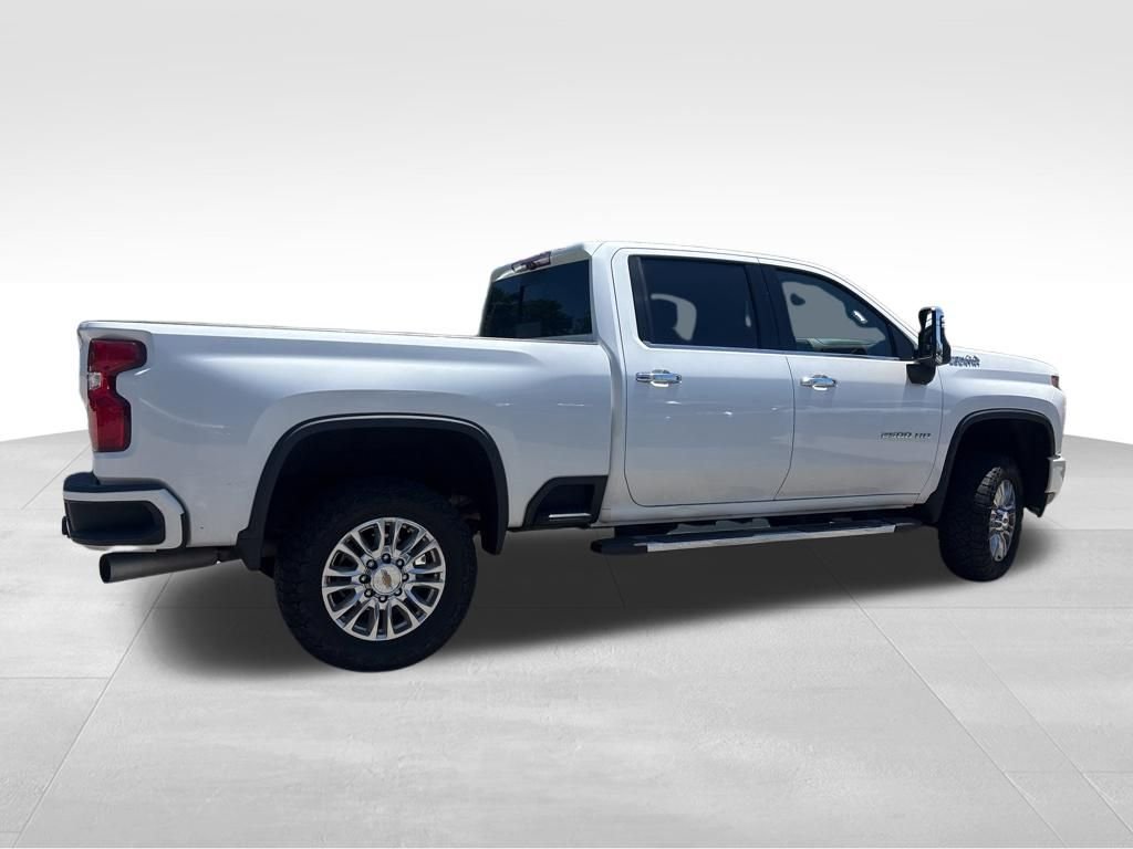 Used 2022 Beige Chevrolet High Country image 10