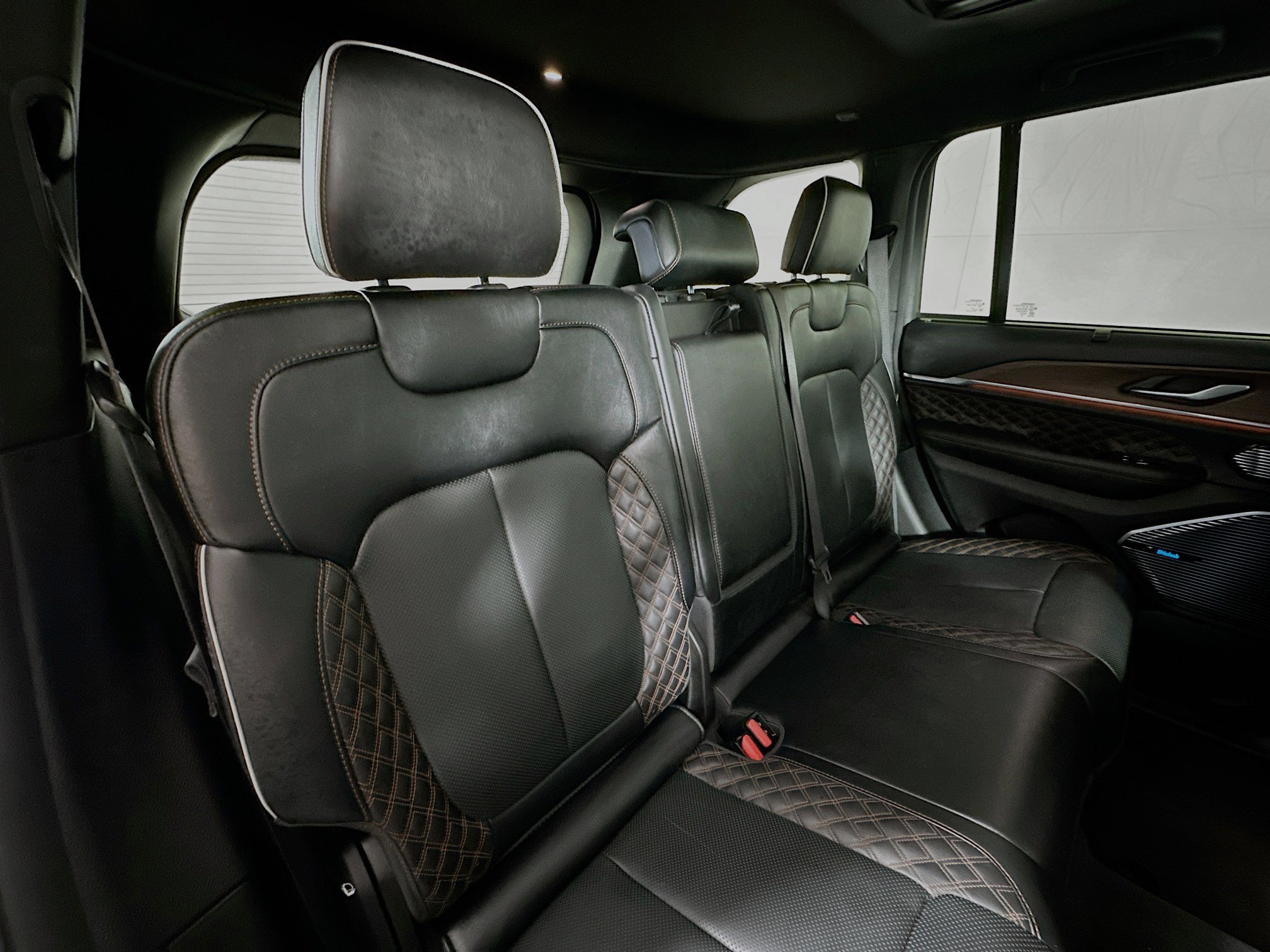 Used 2024 Bright White Clearcoat Jeep Summit image 28