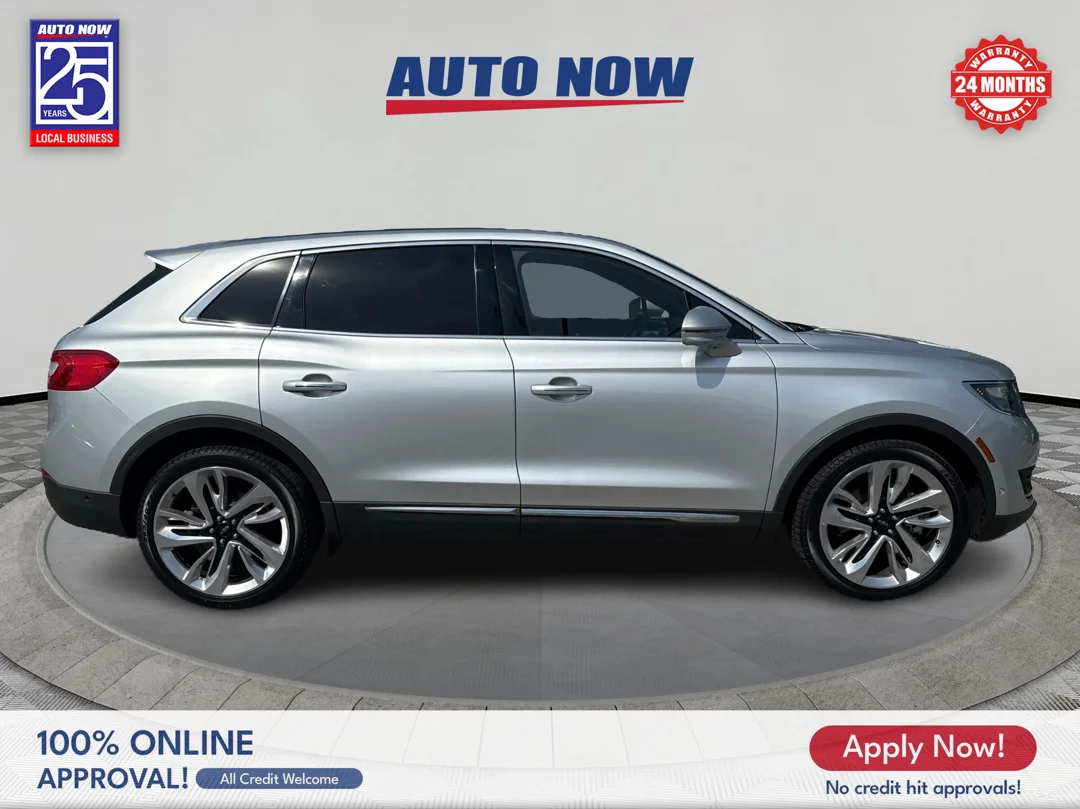 Used 2016 Silver Lincoln Reserve image 7