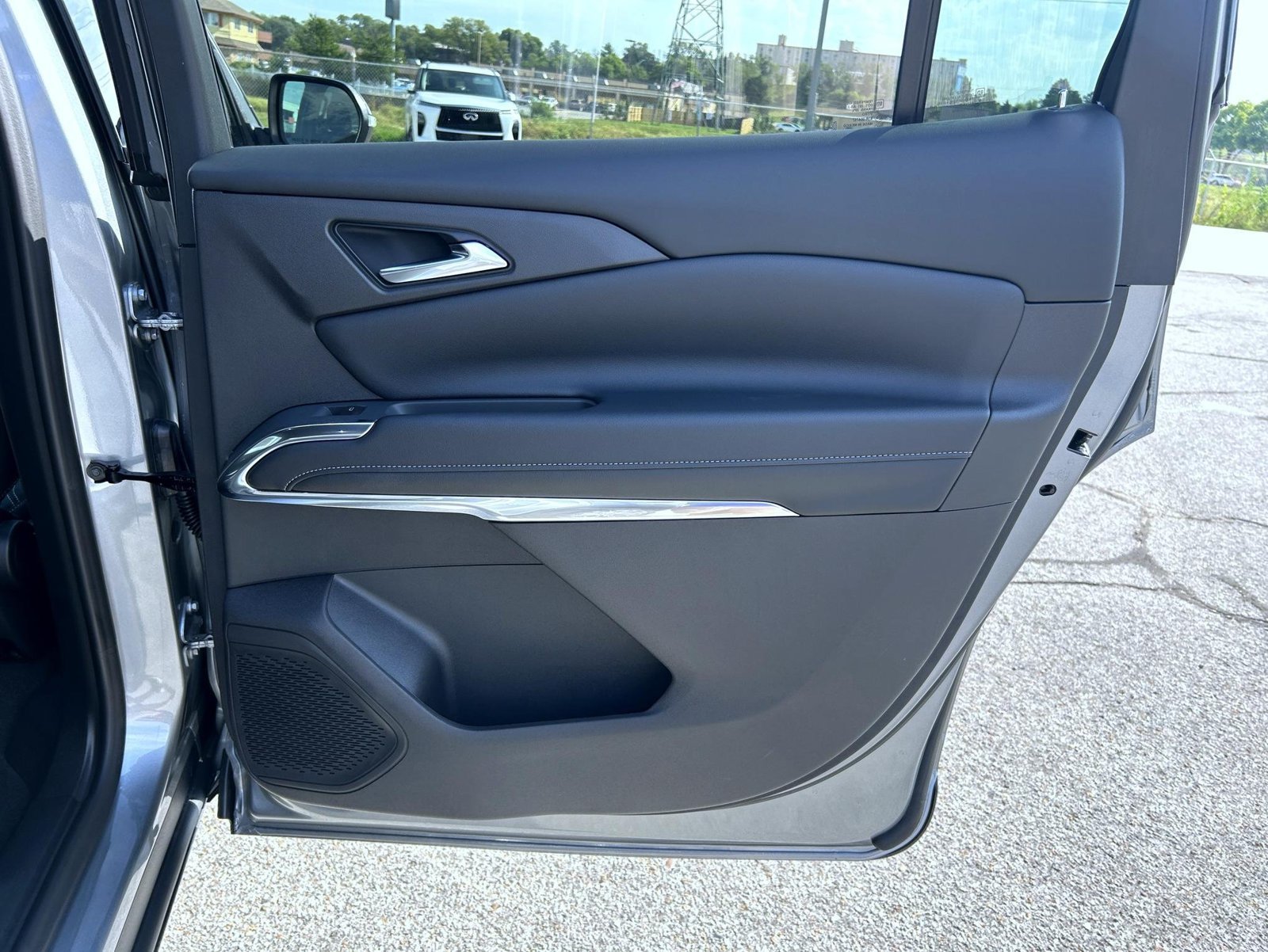 2027 Chevrolet Traverse LT - Photo 18