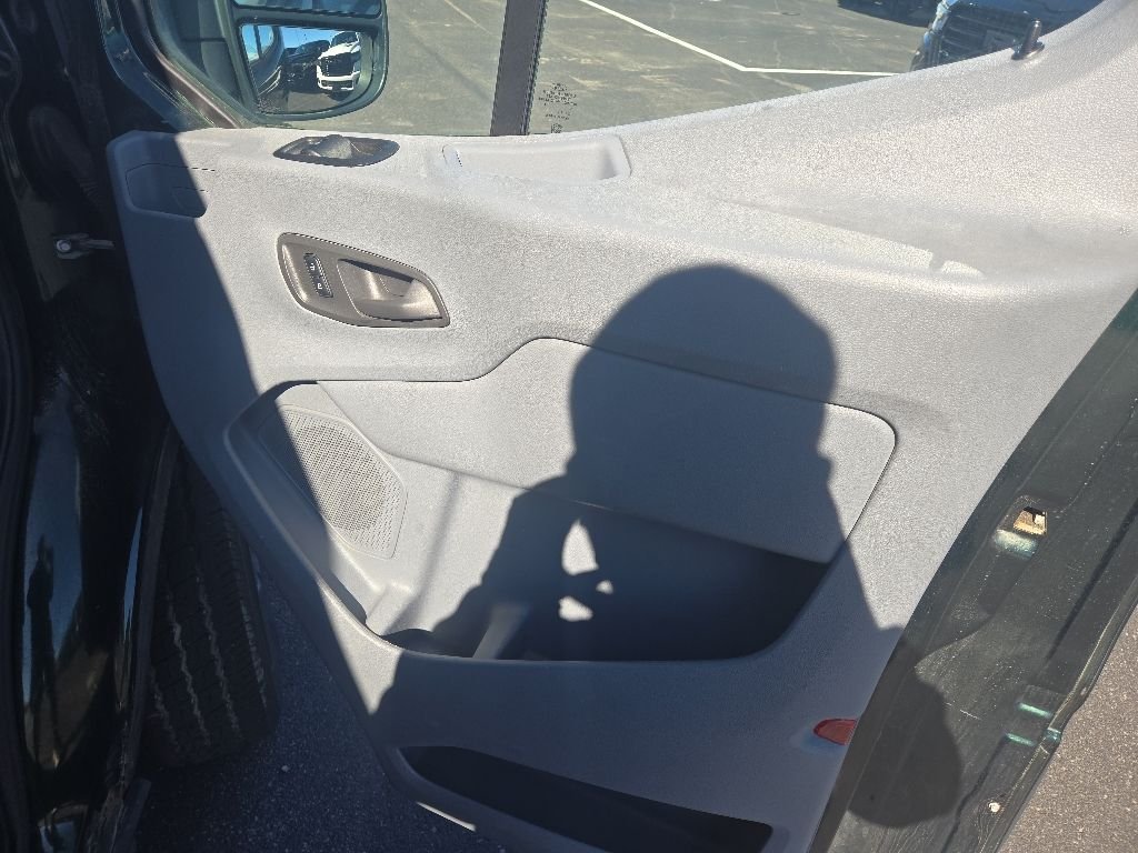 Used 2015 Green Ford Base image 18