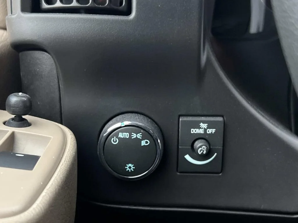 2025 Chevrolet Express Cargo Work Van - Photo 19
