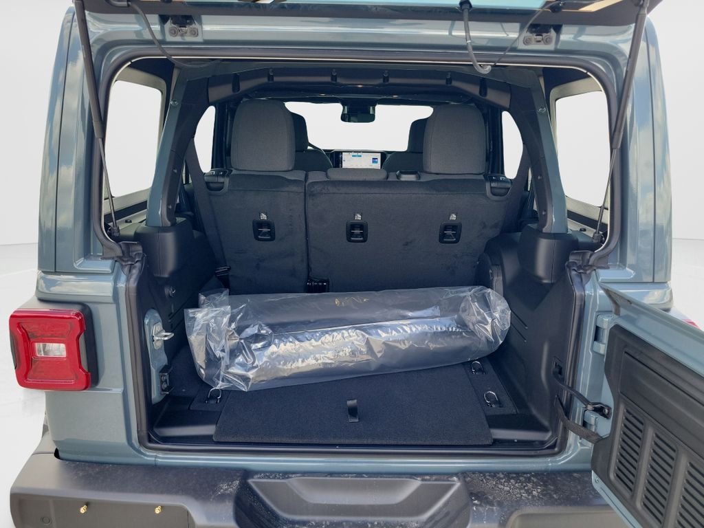 New 2026 Anvil Clear-Coat Exterior Paint Jeep Sahara image 12