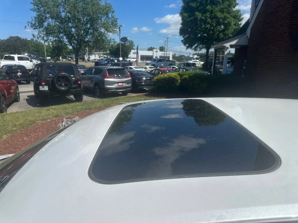 Used 2017 White Mazda Grand Touring image 8