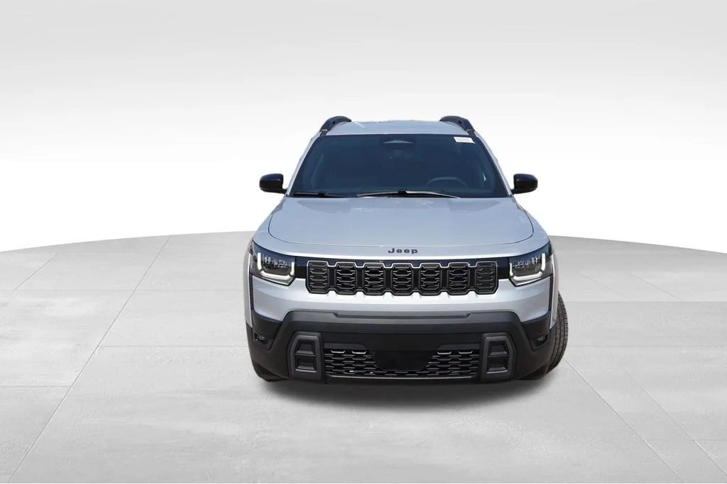 New 2026 Silver Zynith Clearcoat Jeep Limited image 8